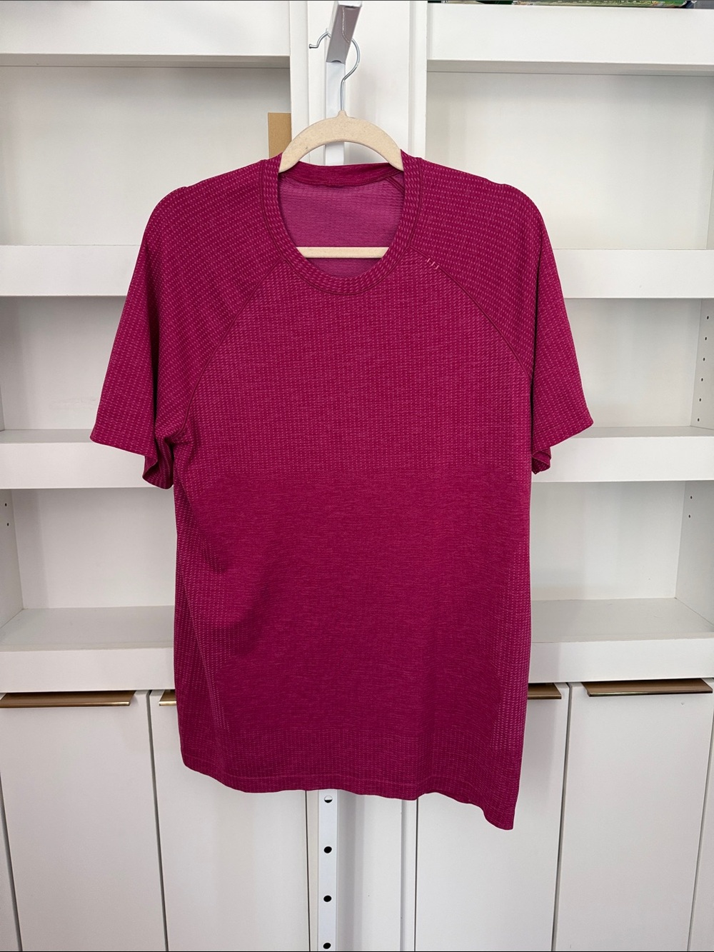 Mens Lululemon Metal Vent Tech Short-Sleeve Shirt Sz Large Sonic Pink Wild Berry